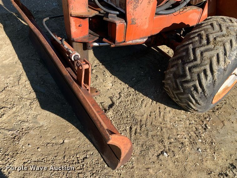 image for item JT9748 Ditch Witch  R40 trencher
