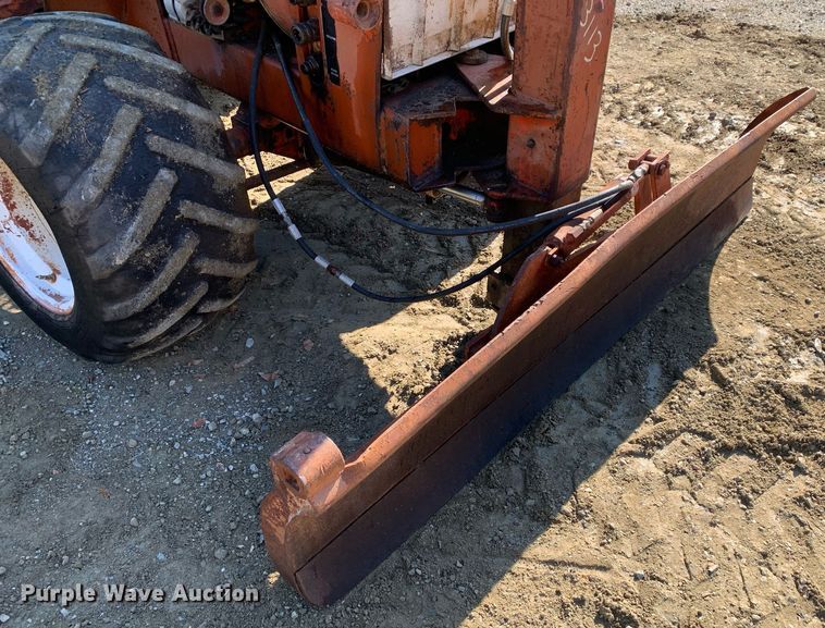 image for item JT9748 Ditch Witch  R40 trencher