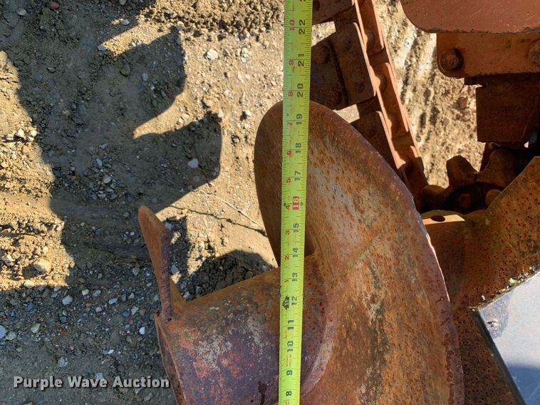 image for item JT9748 Ditch Witch  R40 trencher