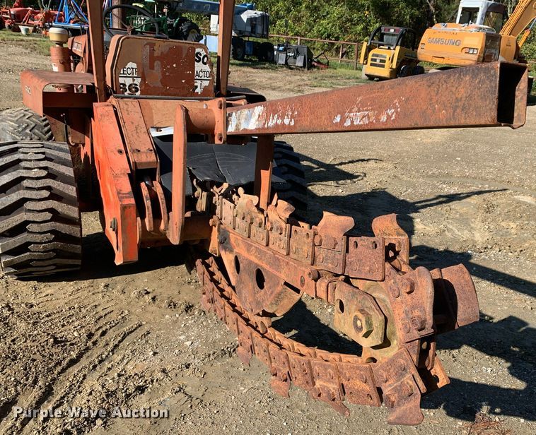 image for item JT9748 Ditch Witch  R40 trencher