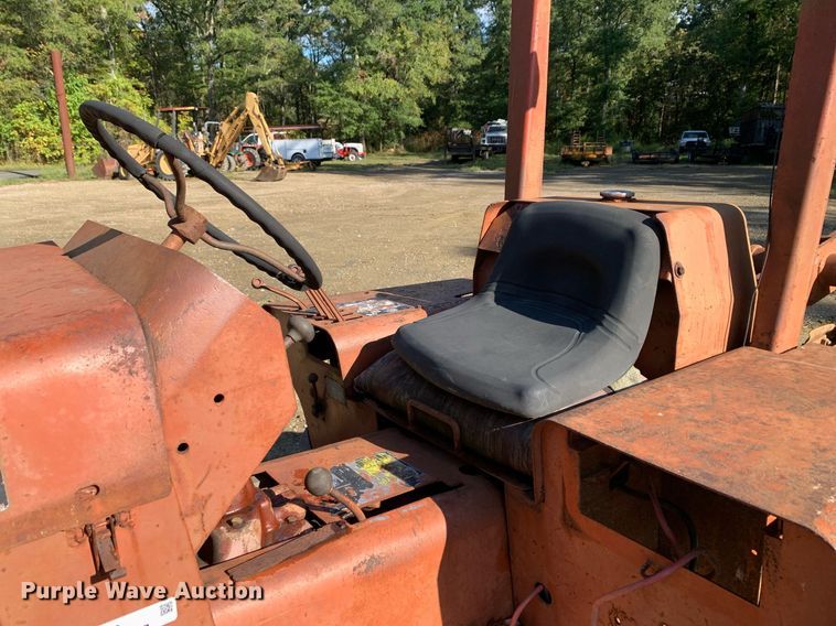 image for item JT9748 Ditch Witch  R40 trencher