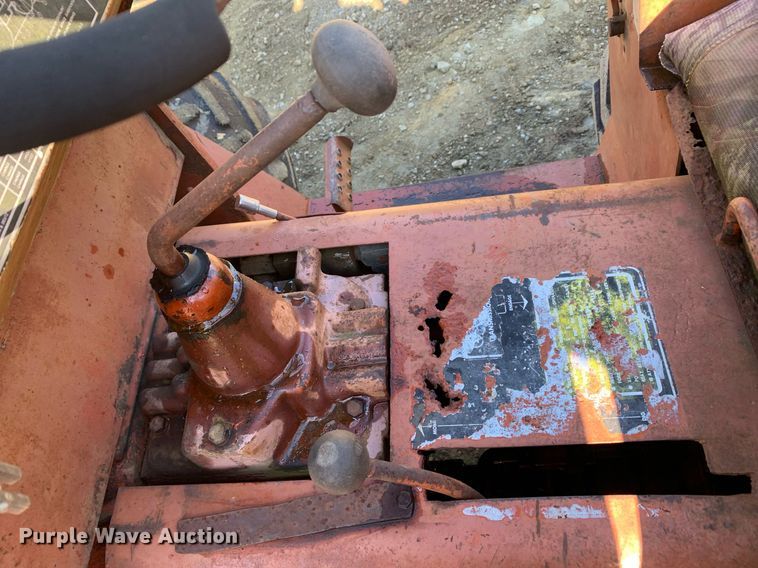 image for item JT9748 Ditch Witch  R40 trencher