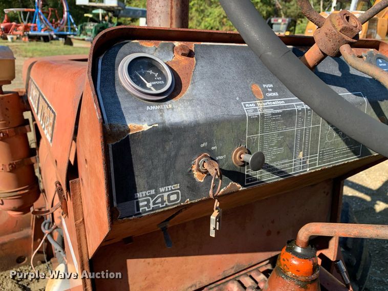 image for item JT9748 Ditch Witch  R40 trencher