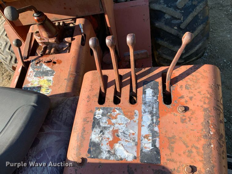 image for item JT9748 Ditch Witch  R40 trencher