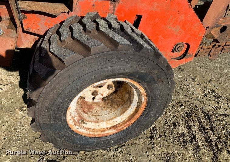 image for item JT9748 Ditch Witch  R40 trencher