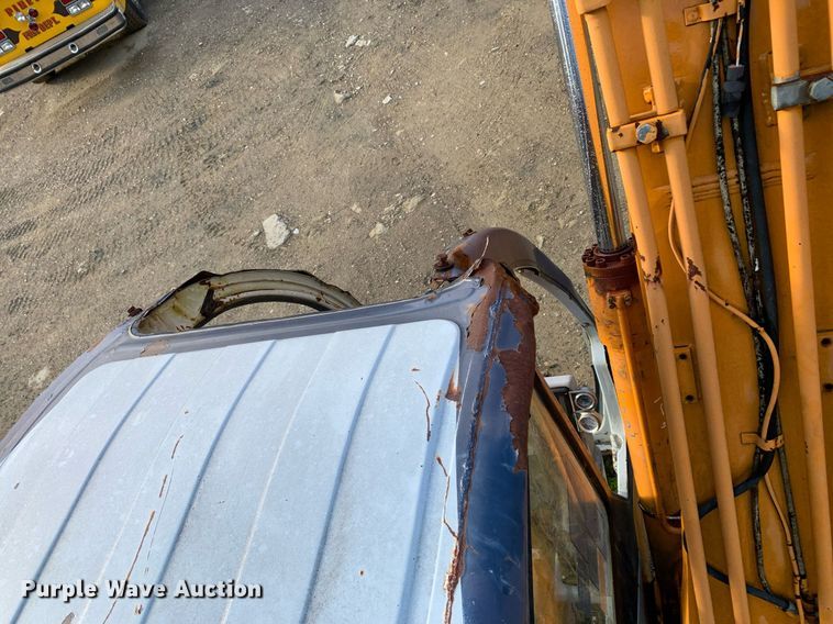 image for item JT9749 1998 Samsung 130 excavator