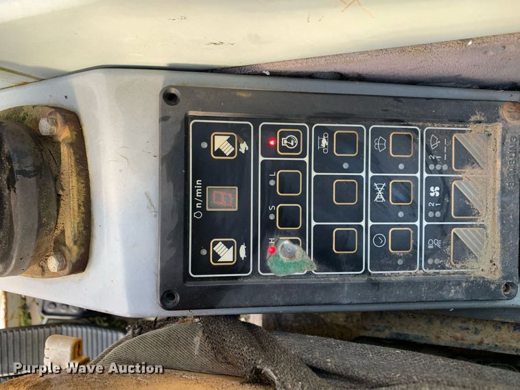 image for item JT9749 1998 Samsung 130 excavator