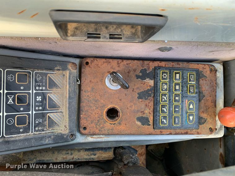 image for item JT9749 1998 Samsung 130 excavator