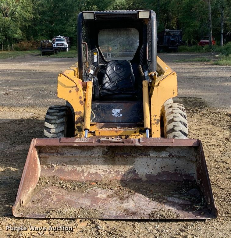 image for item JT9750 1999 John Deere  240 skid steer loader