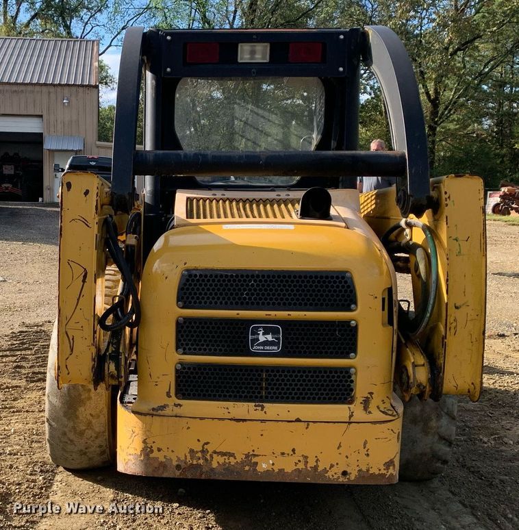 image for item JT9750 1999 John Deere  240 skid steer loader