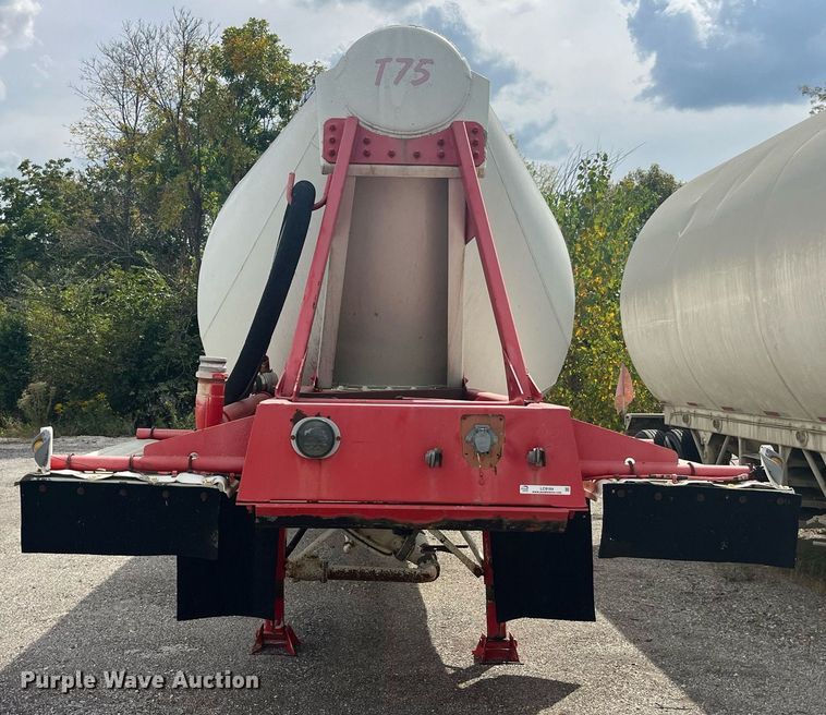 image for item LC9184 1978 Fruehauf HAP-F2-J 985 tank trailer