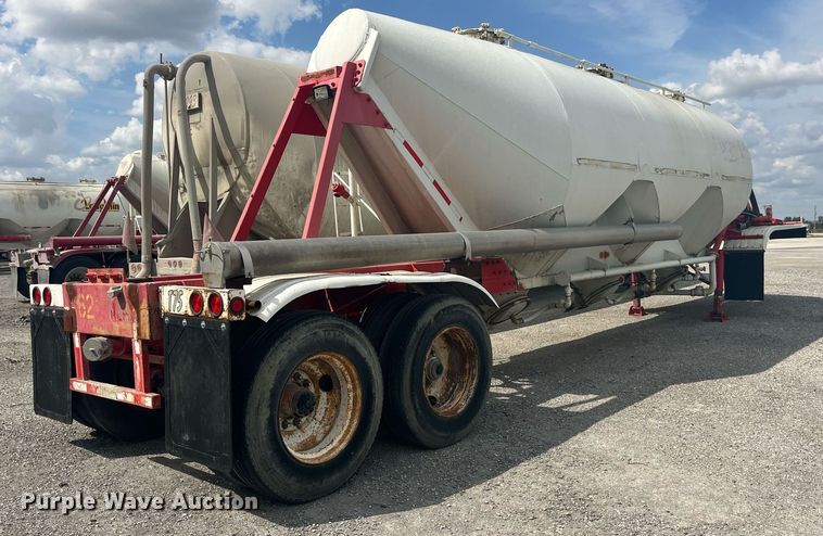 image for item LC9184 1978 Fruehauf HAP-F2-J 985 tank trailer