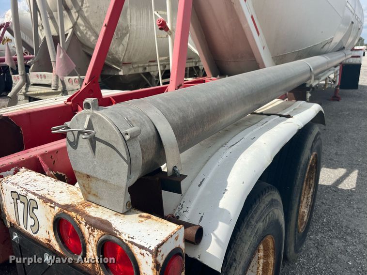 image for item LC9184 1978 Fruehauf HAP-F2-J 985 tank trailer