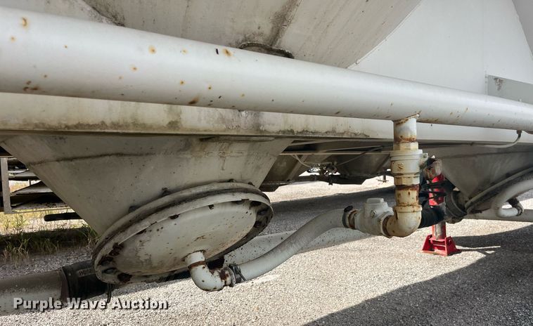 image for item LC9184 1978 Fruehauf HAP-F2-J 985 tank trailer