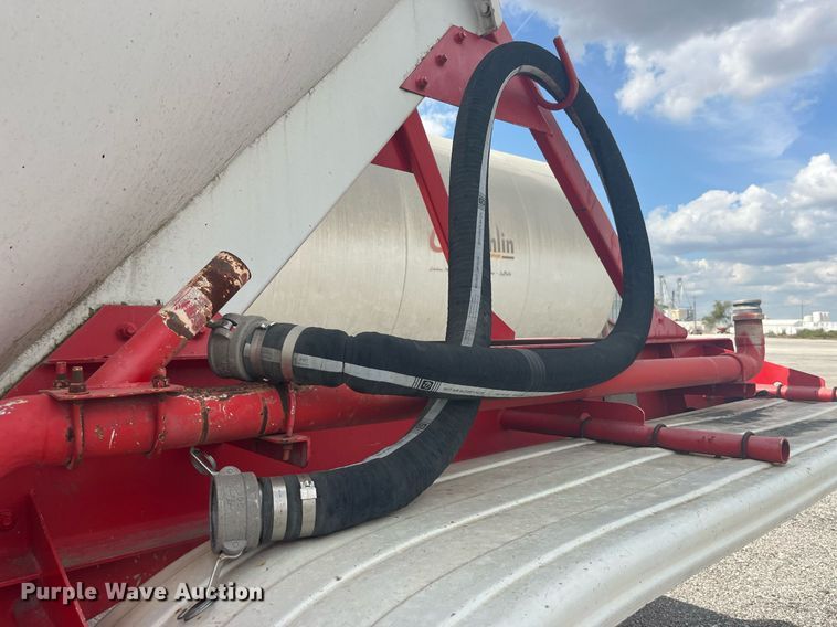 image for item LC9184 1978 Fruehauf HAP-F2-J 985 tank trailer