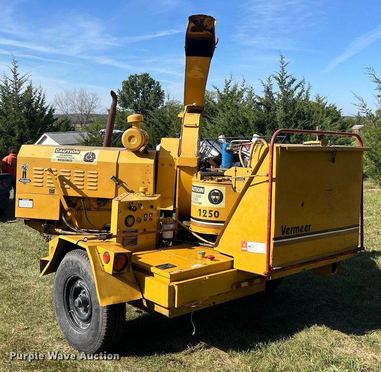 image for item LC9227 Veermer 1250 wood chipper