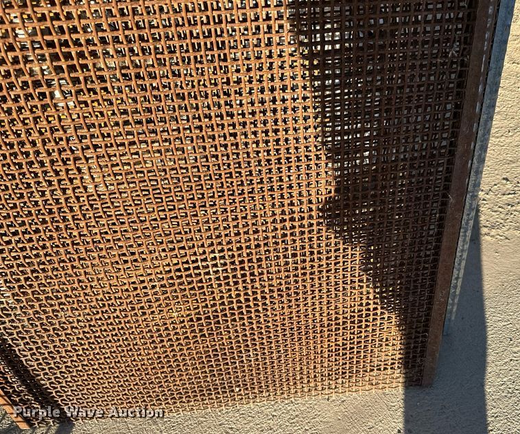 image for item LR9474 (3) screen decks