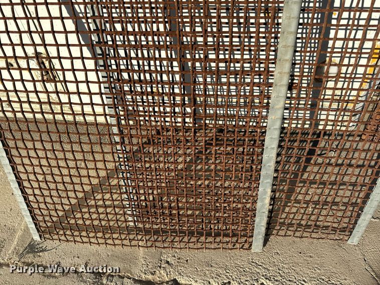 image for item LR9475 (2) screen decks 