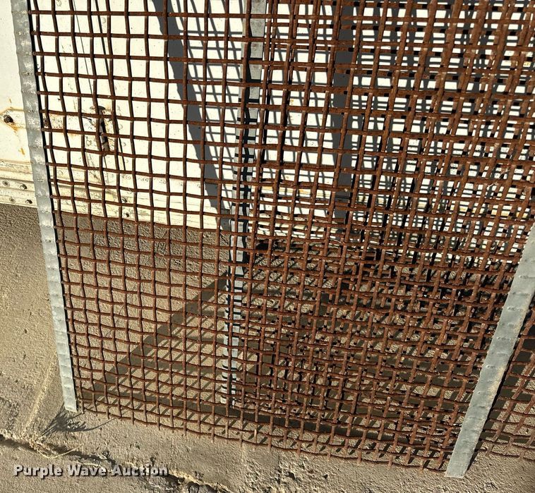 image for item LR9475 (2) screen decks 