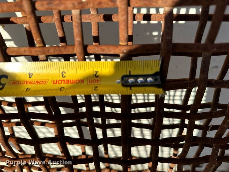 image for item LR9475 (2) screen decks 