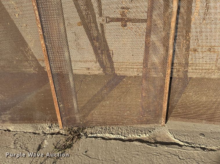 image for item LR9476 (3) screen decks