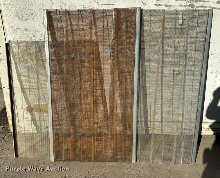 image for item LR9478 (3) screen decks 