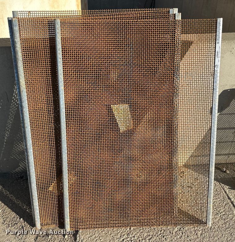 image for item LR9481 (4) screen decks 