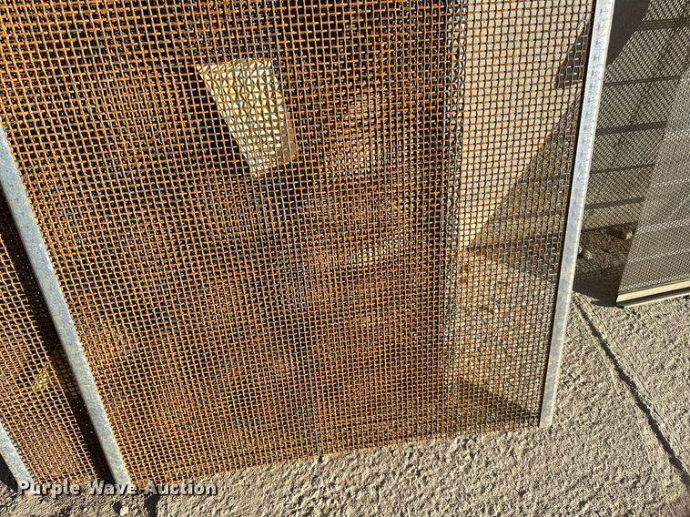 image for item LR9481 (4) screen decks 