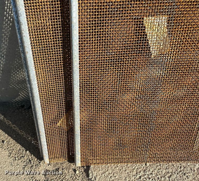 image for item LR9481 (4) screen decks 