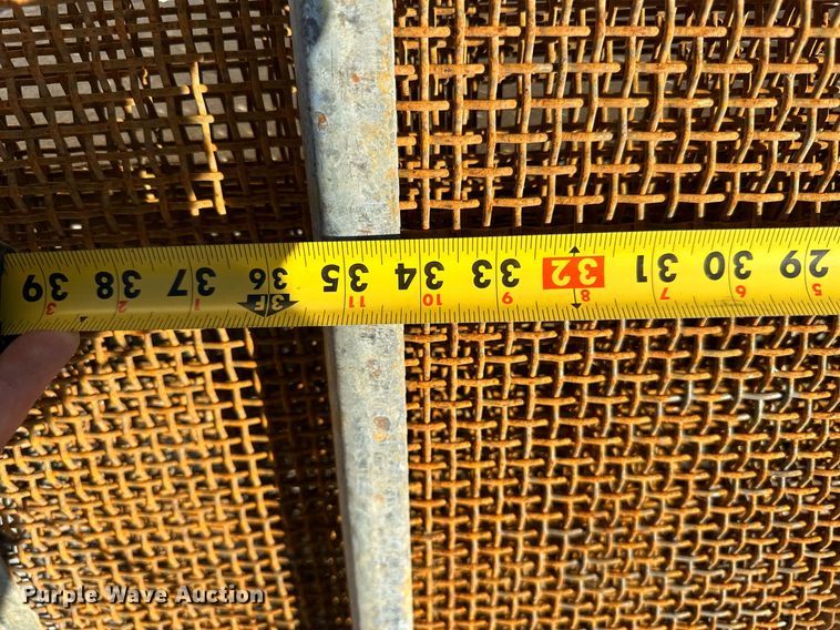 image for item LR9481 (4) screen decks 