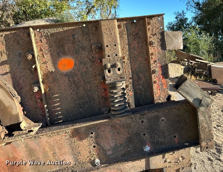 image for item LR9482 Shaker deck 