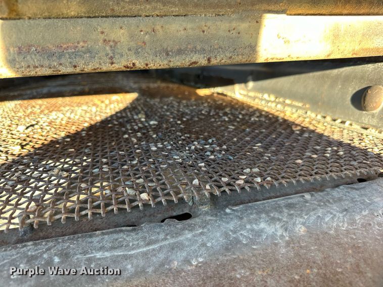 image for item LR9482 Shaker deck 