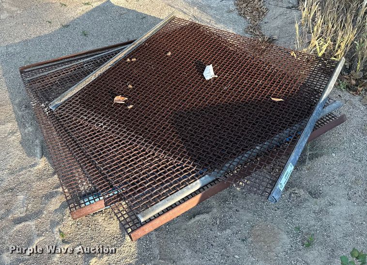 image for item LR9483 (4) screen decks 