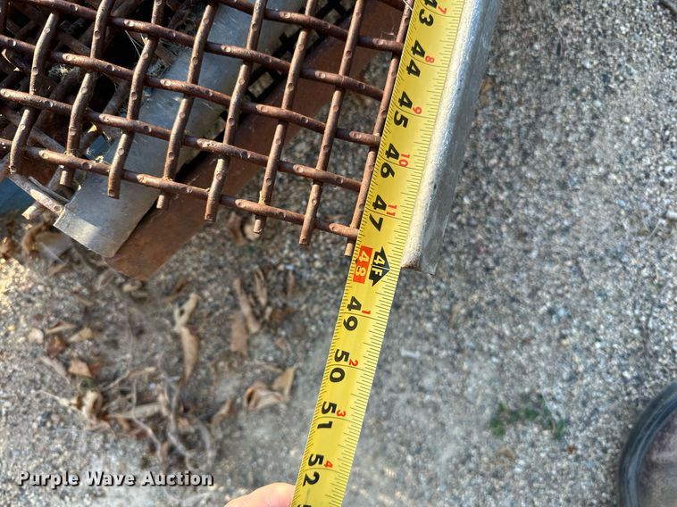 image for item LR9483 (4) screen decks 