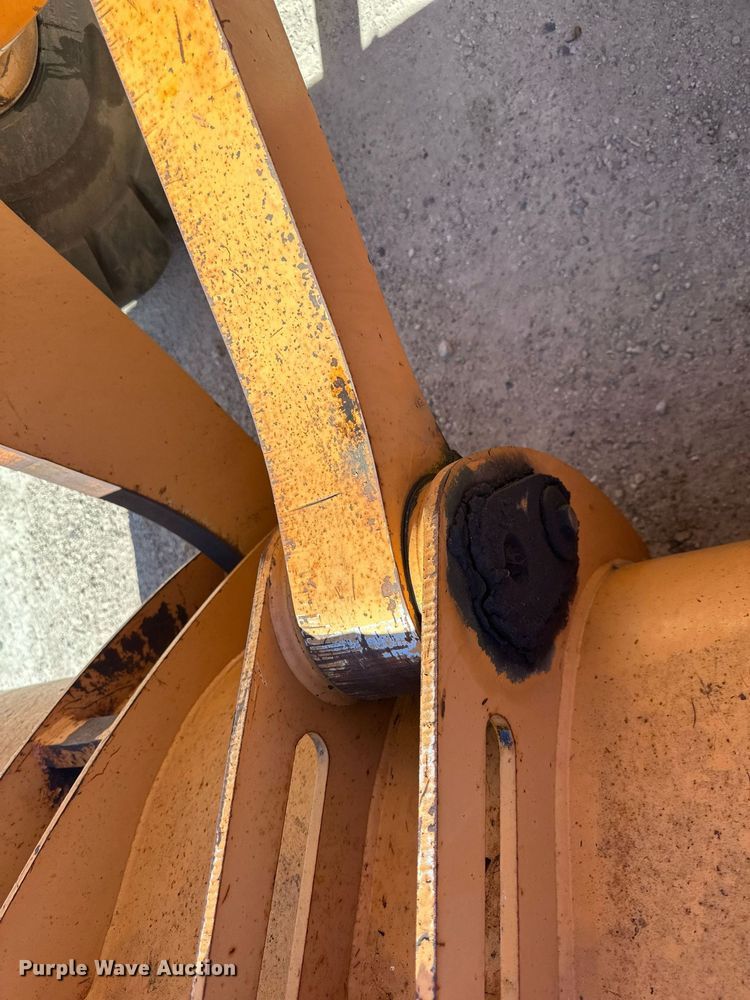 image for item LR9487 2004 Case 621D wheel loader