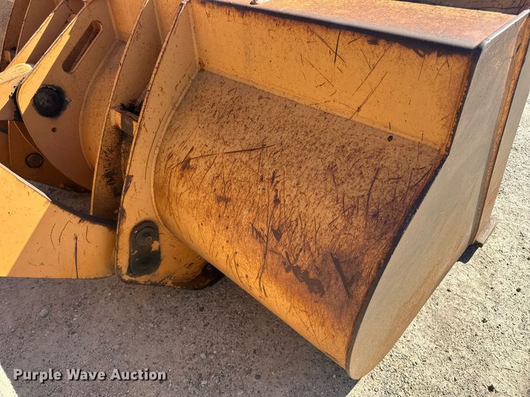 image for item LR9487 2004 Case 621D wheel loader