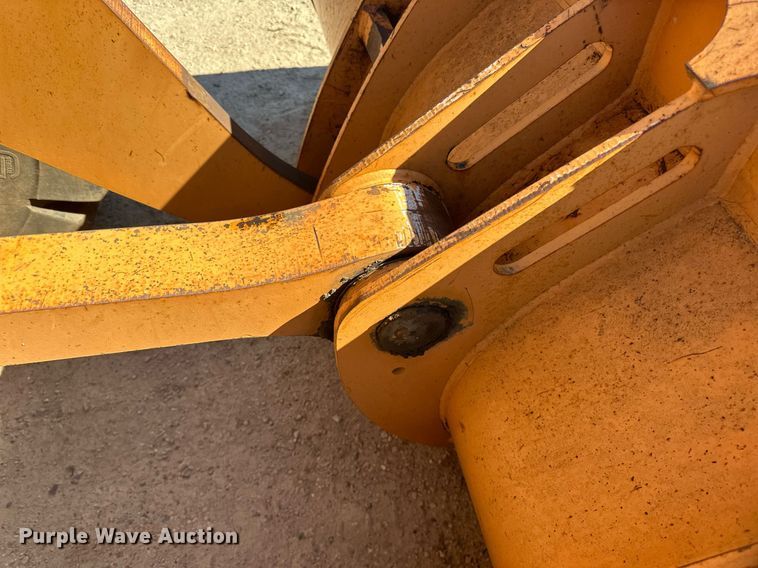 image for item LR9487 2004 Case 621D wheel loader