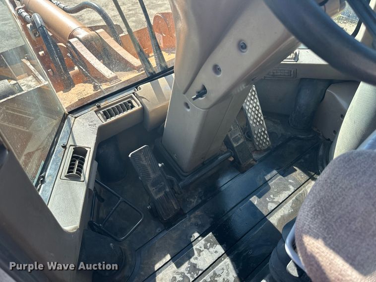 image for item LR9487 2004 Case 621D wheel loader