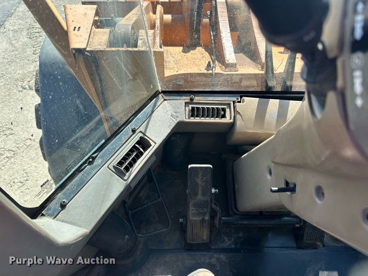 image for item LR9487 2004 Case 621D wheel loader