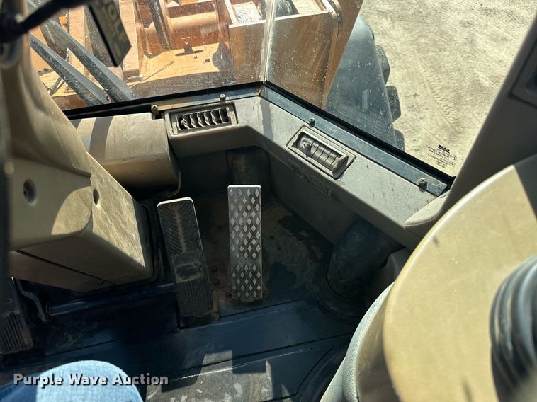 image for item LR9487 2004 Case 621D wheel loader