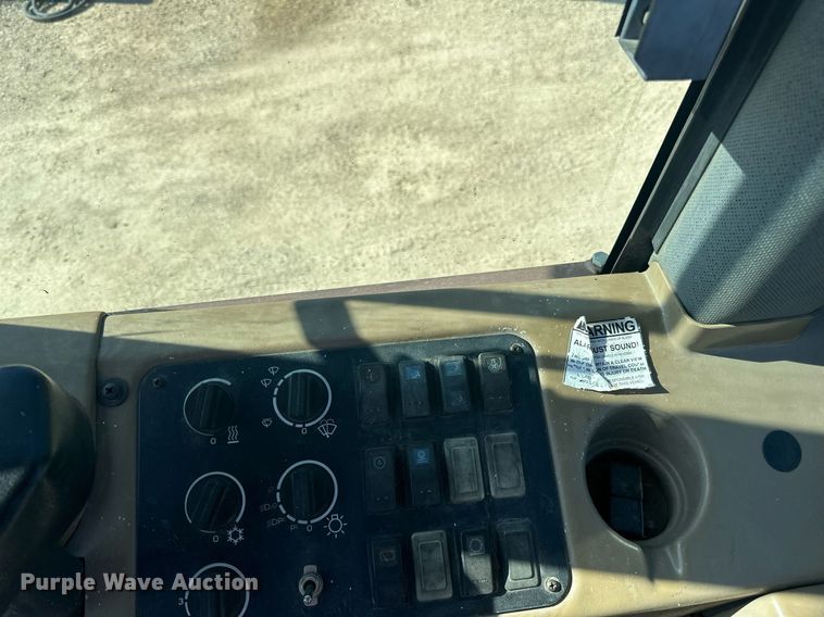 image for item LR9487 2004 Case 621D wheel loader