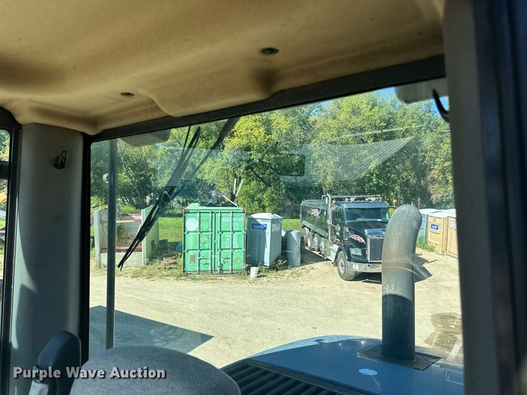 image for item LR9487 2004 Case 621D wheel loader