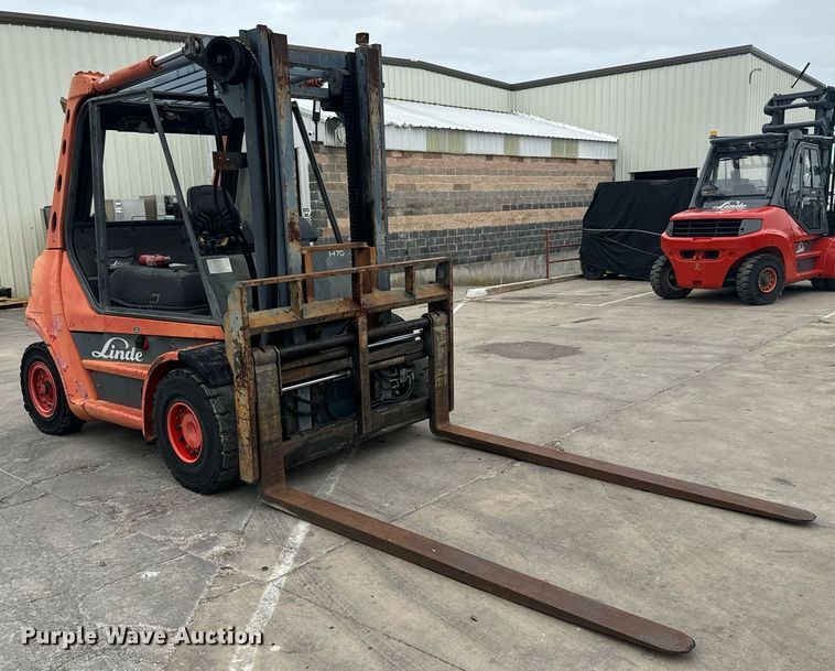 image for item MV9187 2000 Linde H70D forklift