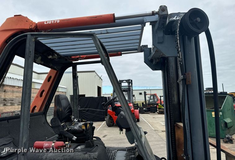 image for item MV9187 2000 Linde H70D forklift