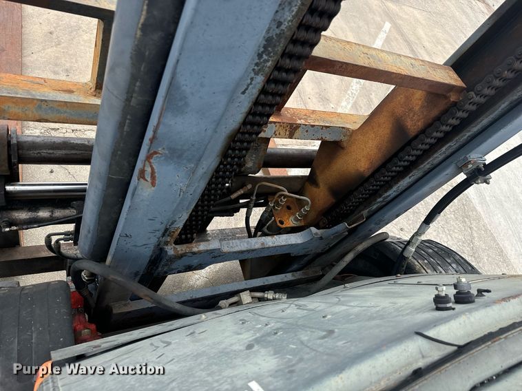 image for item MV9187 2000 Linde H70D forklift