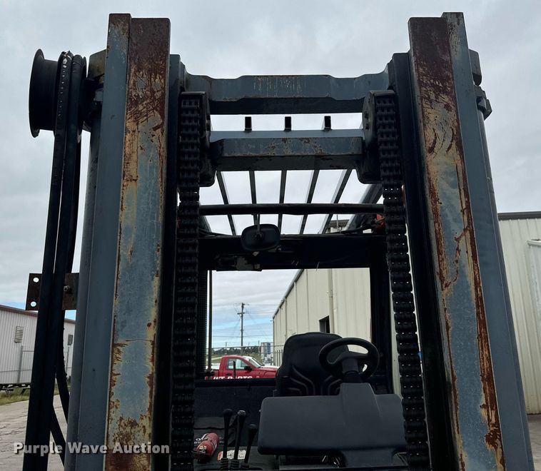 image for item MV9187 2000 Linde H70D forklift