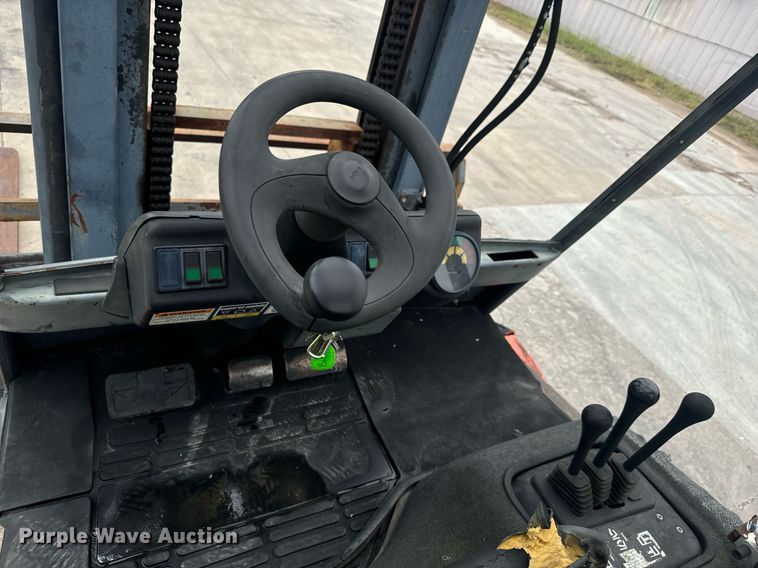 image for item MV9187 2000 Linde H70D forklift