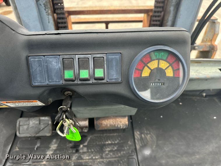 image for item MV9187 2000 Linde H70D forklift