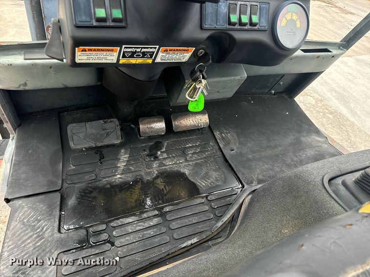 image for item MV9187 2000 Linde H70D forklift