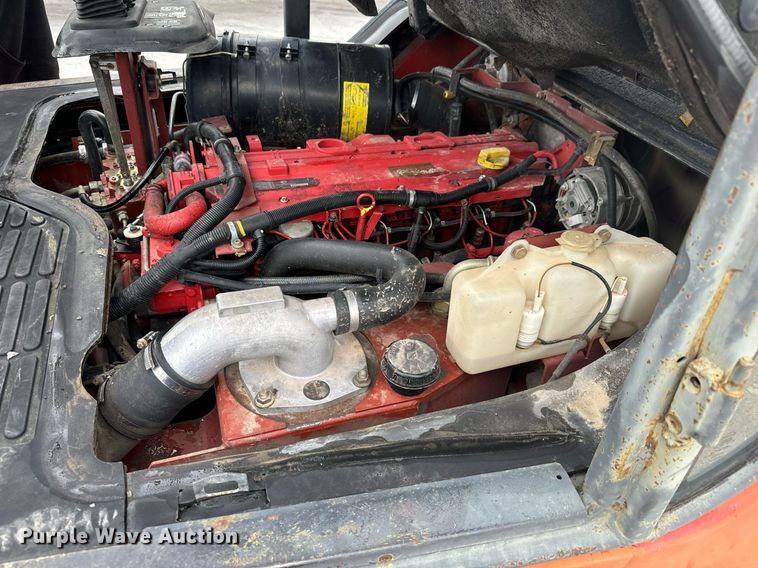 image for item MV9187 2000 Linde H70D forklift